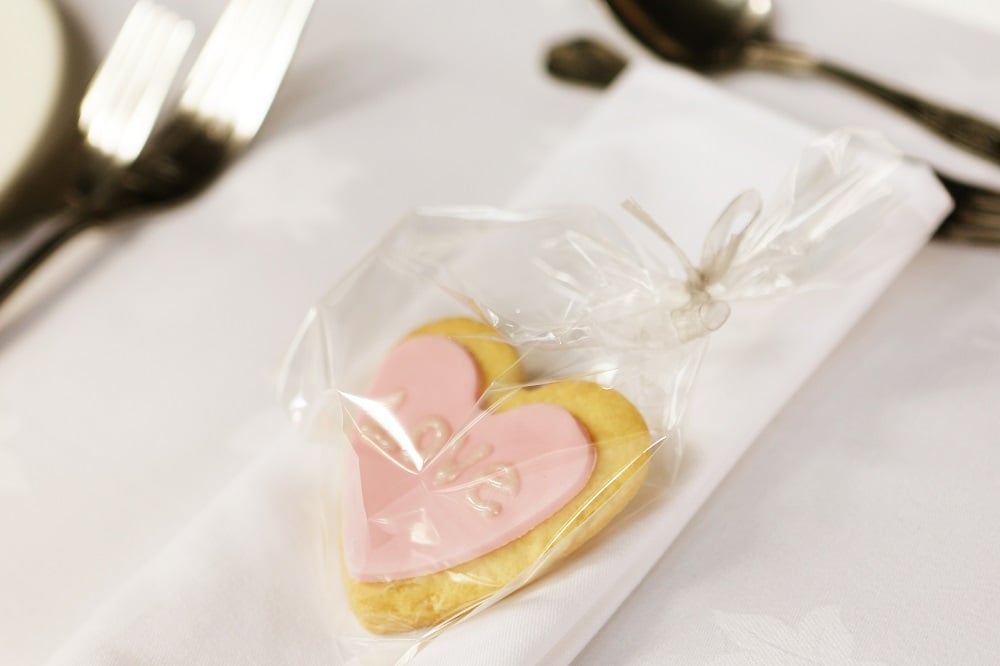 WEB Wedding Heart Biscuit