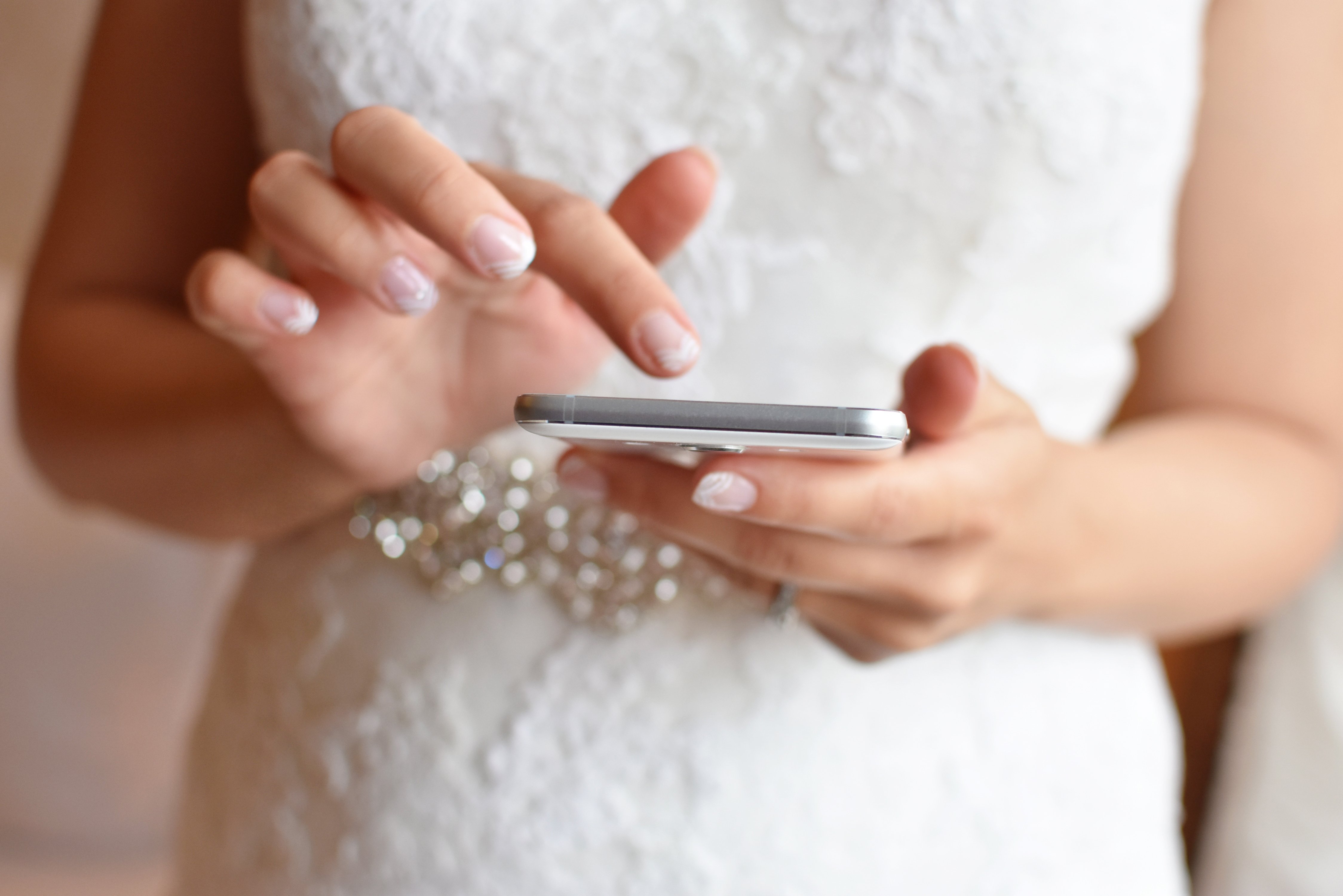 Wedding Phone online