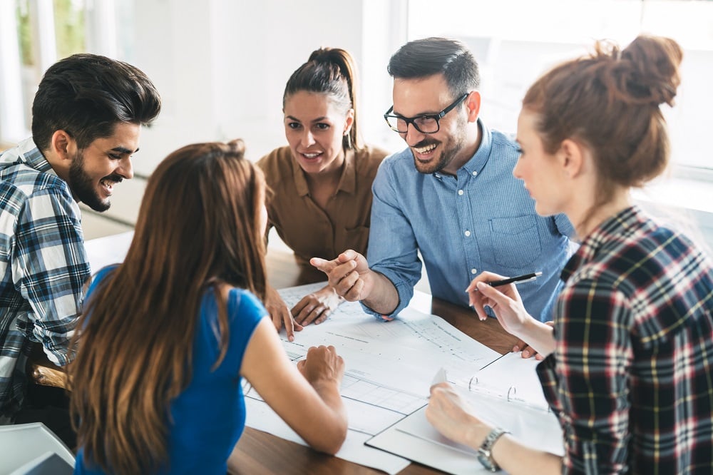 WEB - Positive team meeting