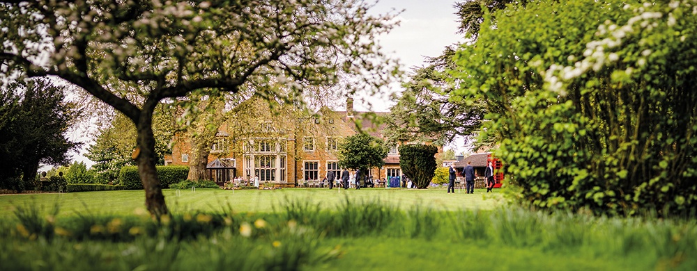 WEB-Highgate House Wedding - Garden 10 ##Photographer - www.edclayton.co.uk##