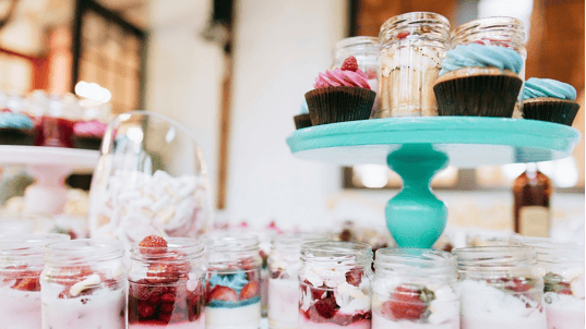 WEB - Jam jar cake wedding favour