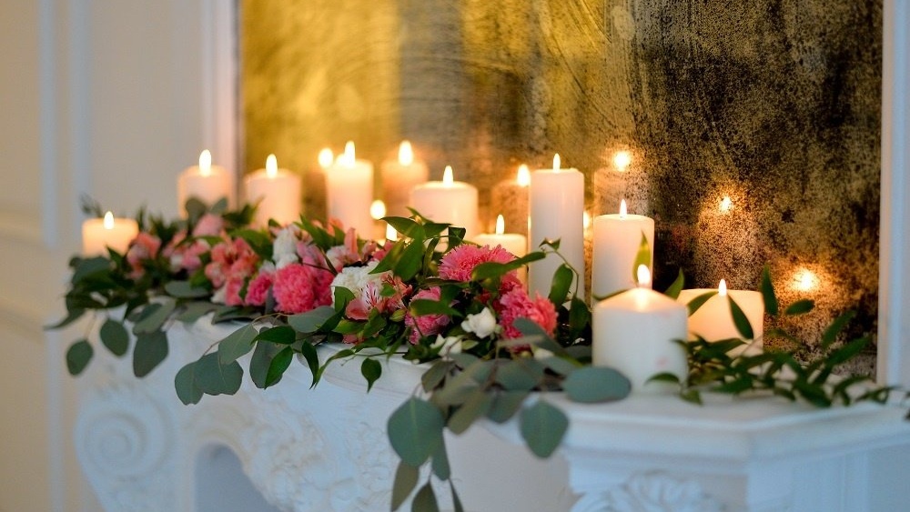 WEB Wedding candles fireplace-510874-edited