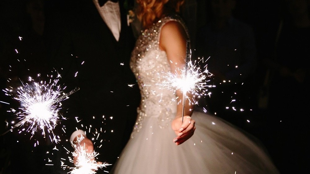 WEB Wedding sparklers-445458-edited