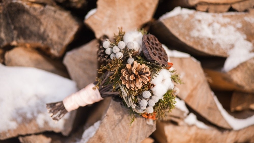 WEB Winter wedding bouquet-858018-edited